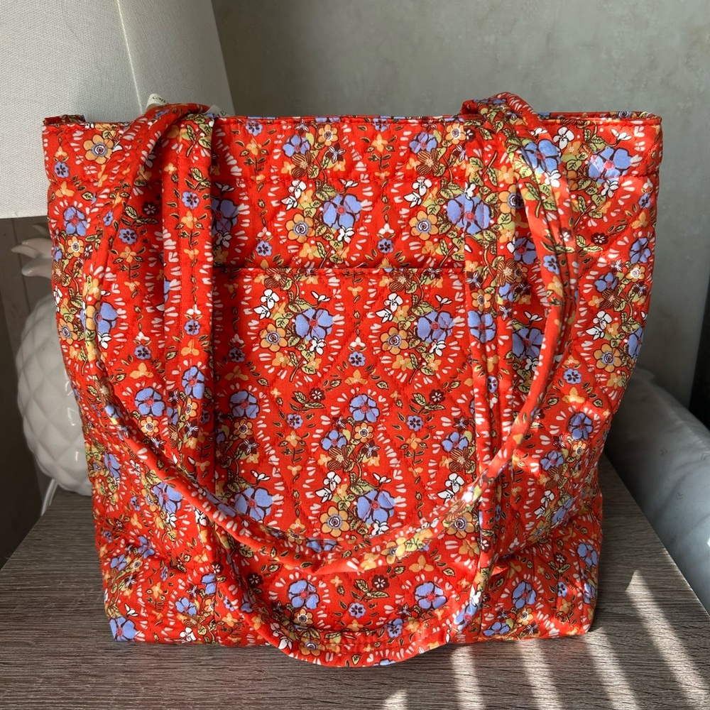 Vera Bradley Tote - Picture 2 of 9
